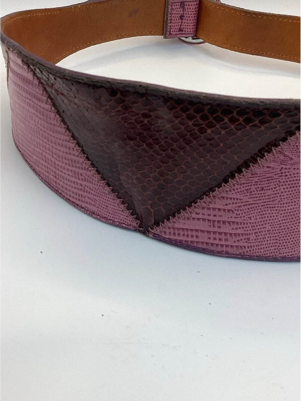 Greg Cassini Genuine Leather Wide Waist Purple Lizard Embossed Size  S  Vintage